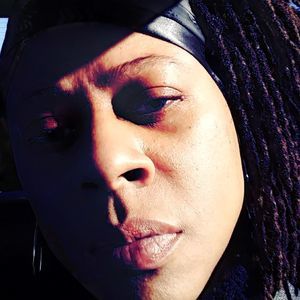 Meet your Posher, Adrienne